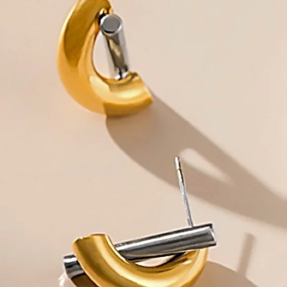 18K Two Tone earrings - Picture 5 of 6